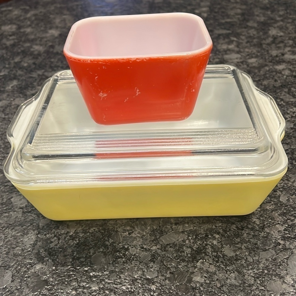 3 Piece Vintage Pyrex Primary Color Refrigerator Fridgie Red and Yellow w/Lid